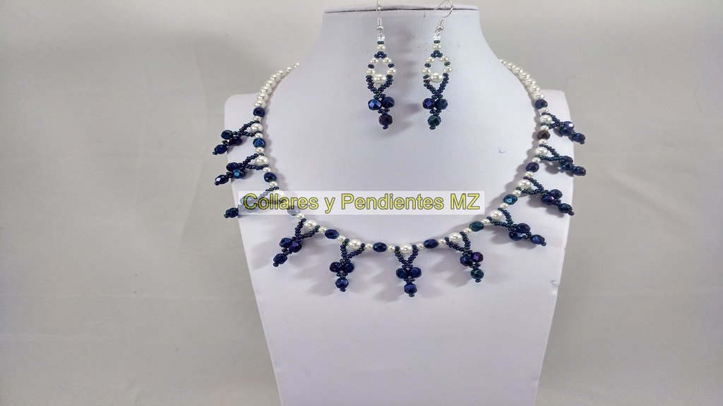 NECKLACE WITH EARRINGS IN FACETATED PEARLS