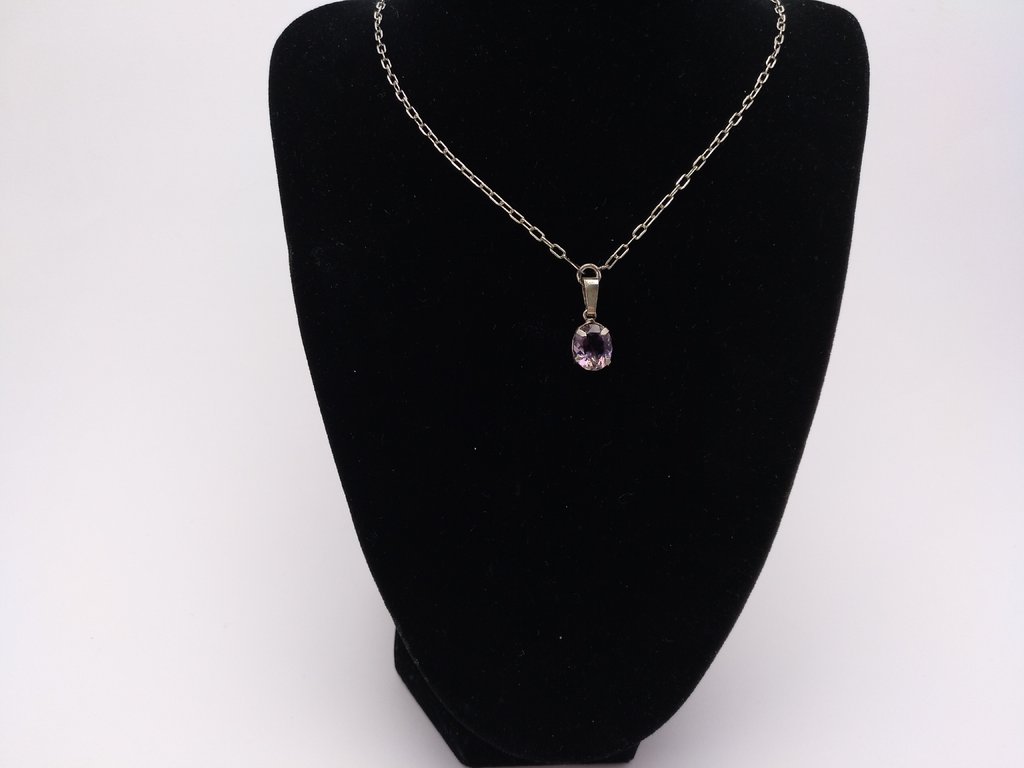 SILVER PENDANT WITH AMETHYST MINERAL