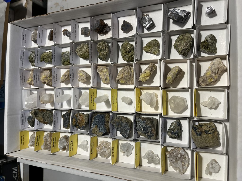 Lote 54 minerales variados 4x4 (variado 1)
