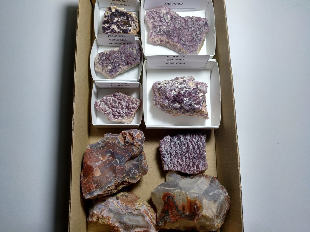 MINI COLLECTION OF FLUORITE MINERAL AND CONDOR AGATE FROM ARGENTINA.